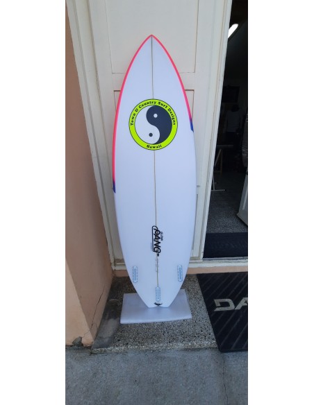 TOWN & COUNTRY SURFBOARD HRT 5' 10 19"1/4  2"1/2  30.09L